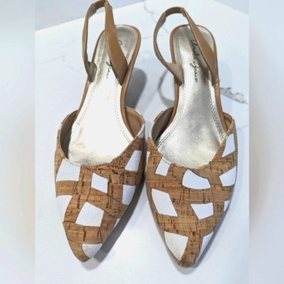 AMELIA GRACE Erica real cork slingback pointed toe brown shoe kitten heel sz 8M - Picture 1 of 9